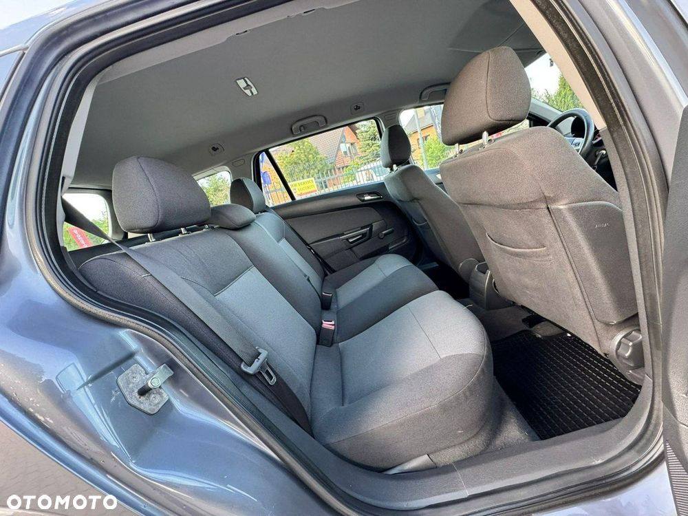 Opel Astra - 25