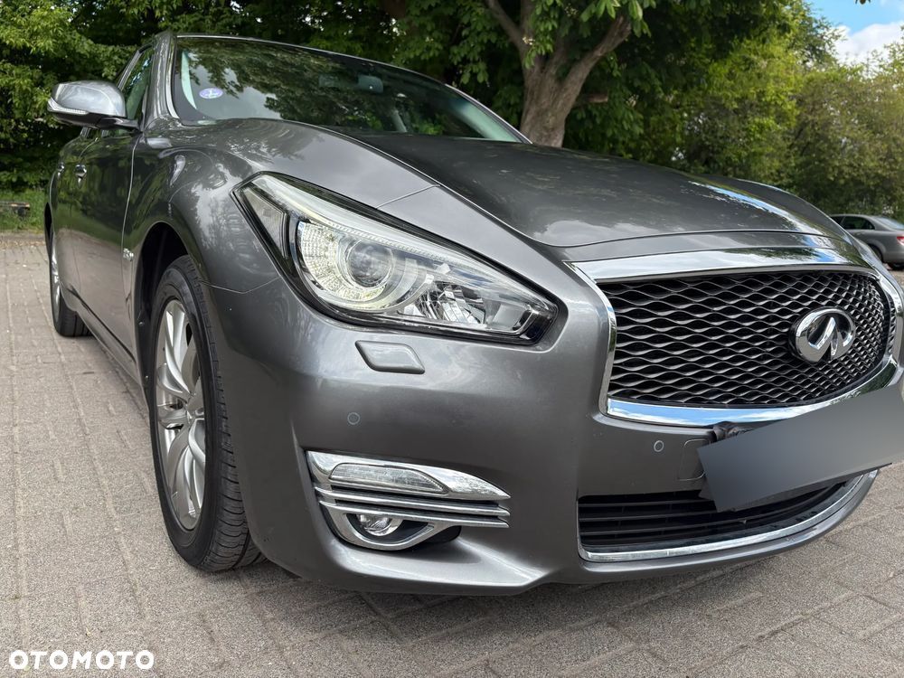 Infiniti Q70 Hybrid GT Premium - 9