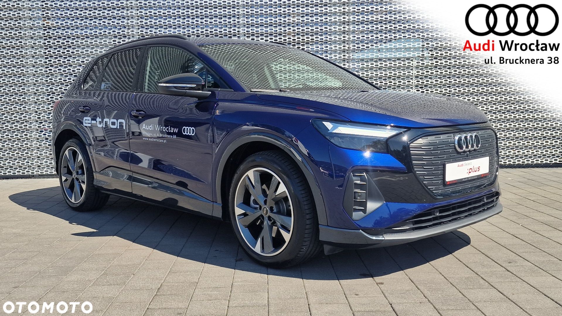 Audi Q4 - 1