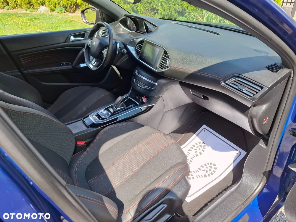 Peugeot 308 PureTech 130 EAT8 GT - 26