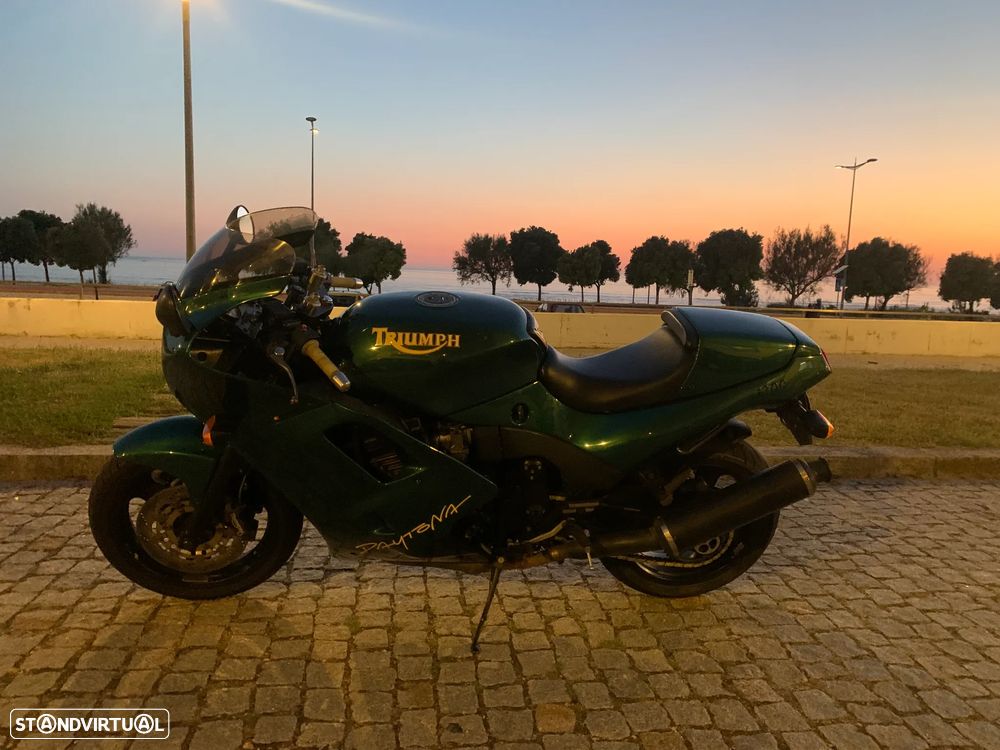 Triumph Daytona 1200 - 15