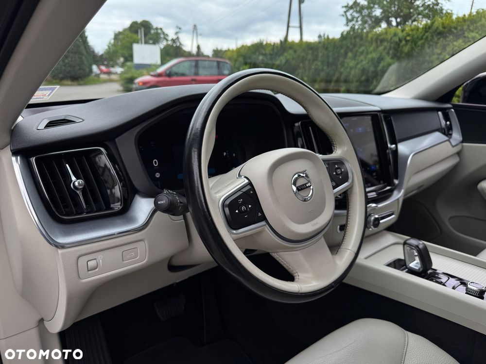 Volvo XC 60 B4 D AWD Geartronic Momentum Pro - 6