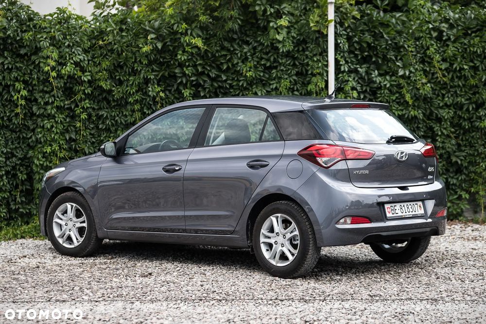 Hyundai i20 blue 1.2 Advantage+ - 10
