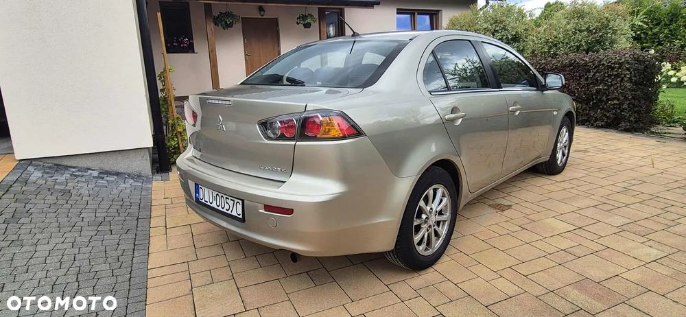 Mitsubishi Lancer - 10