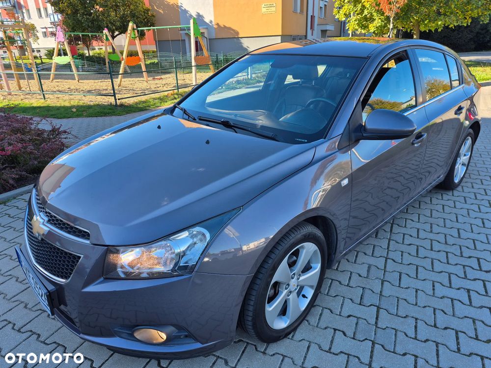 Chevrolet Cruze 2011 photo 2