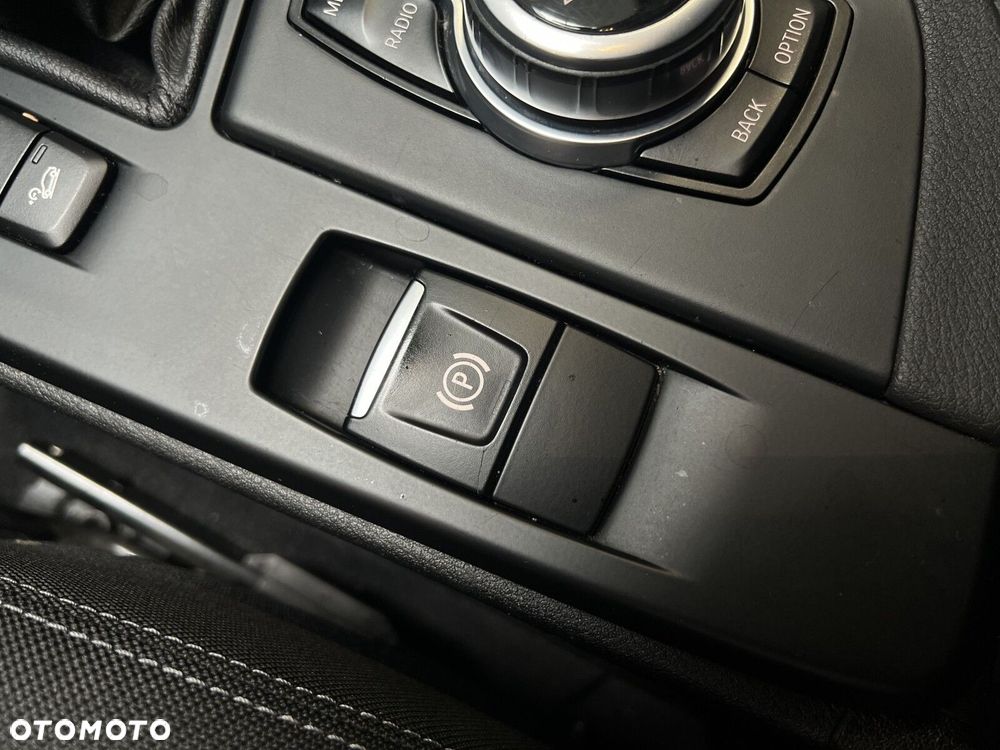 BMW X1 xDrive18d Sport Line - 16