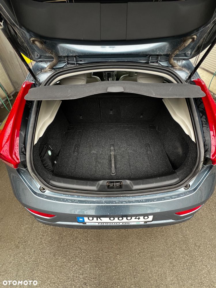 Volvo V40 D2 Summum - 24