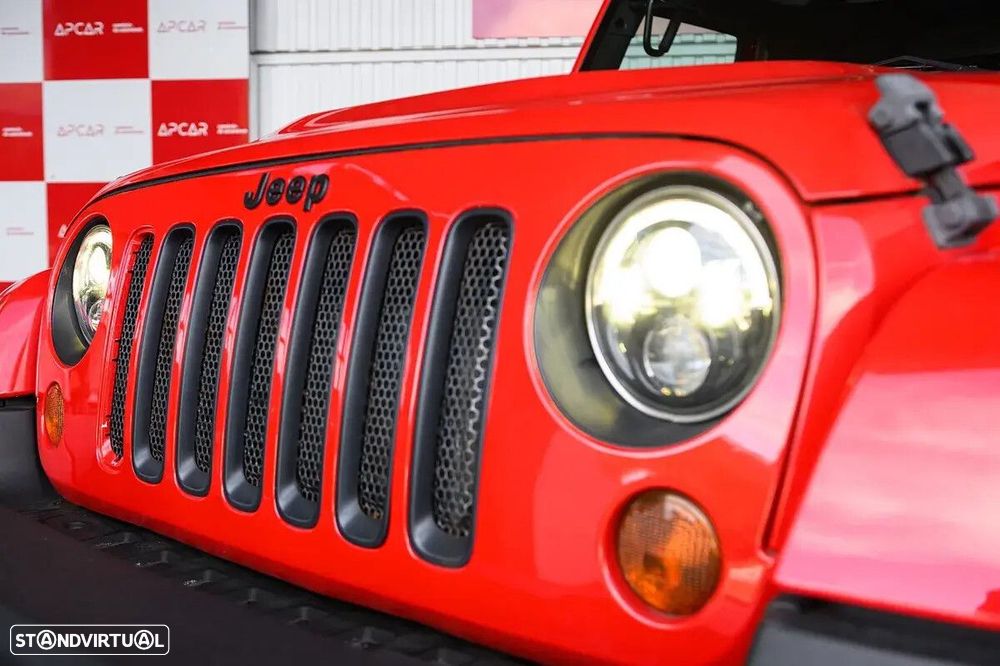 Jeep Wrangler 2.8 CRD Auto Sport - 12