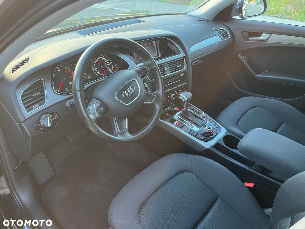Audi A4 Avant 2.0 TDI DPF clean diesel multitronic Ambiente - 22