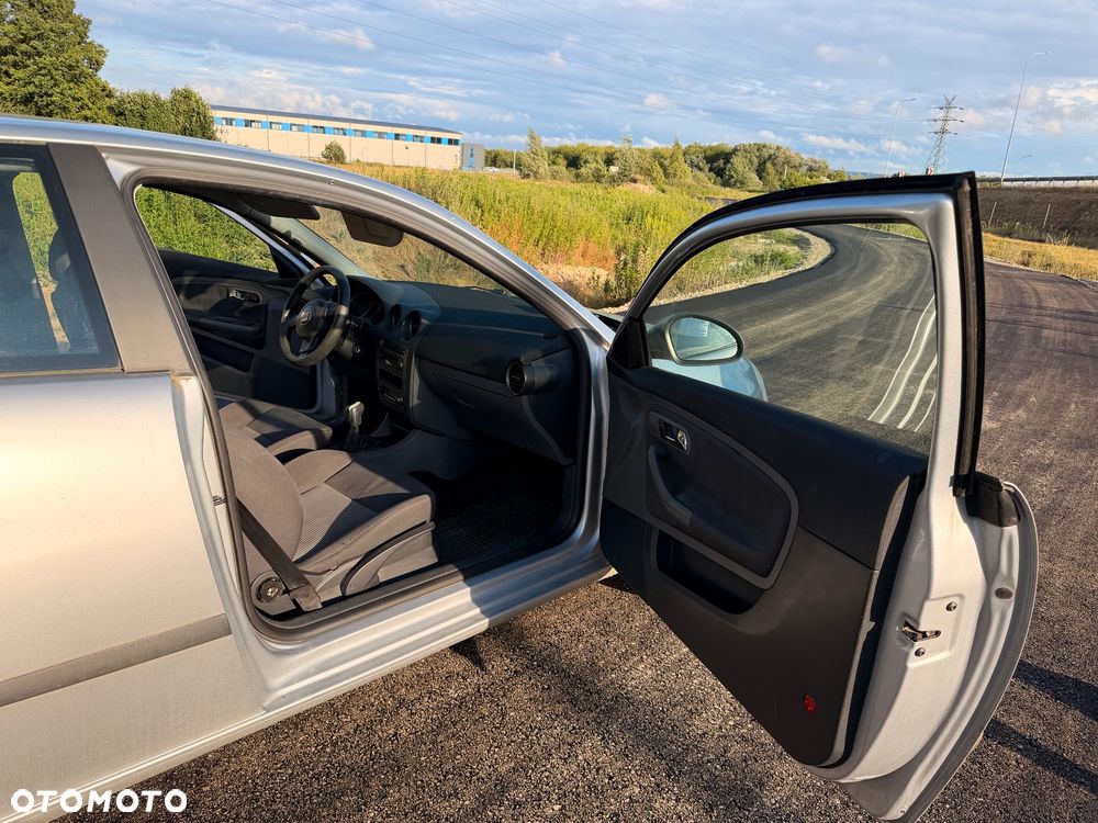 Seat Ibiza SC 1.4 16V Sport - 9