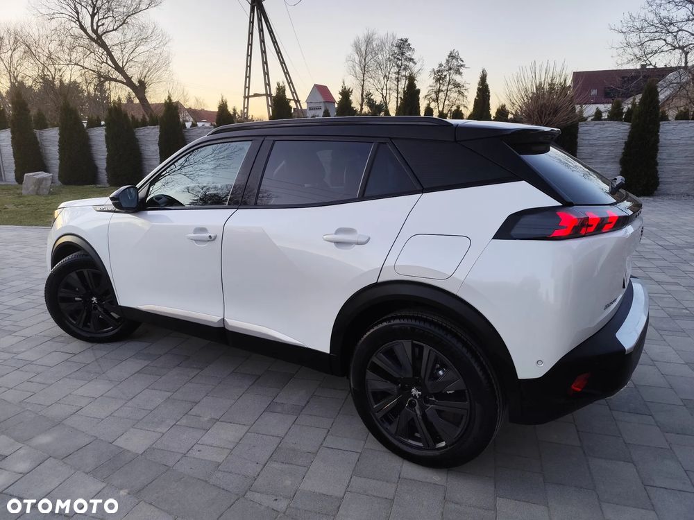 Peugeot 2008 1.2 PureTech GT Line S&S - 6