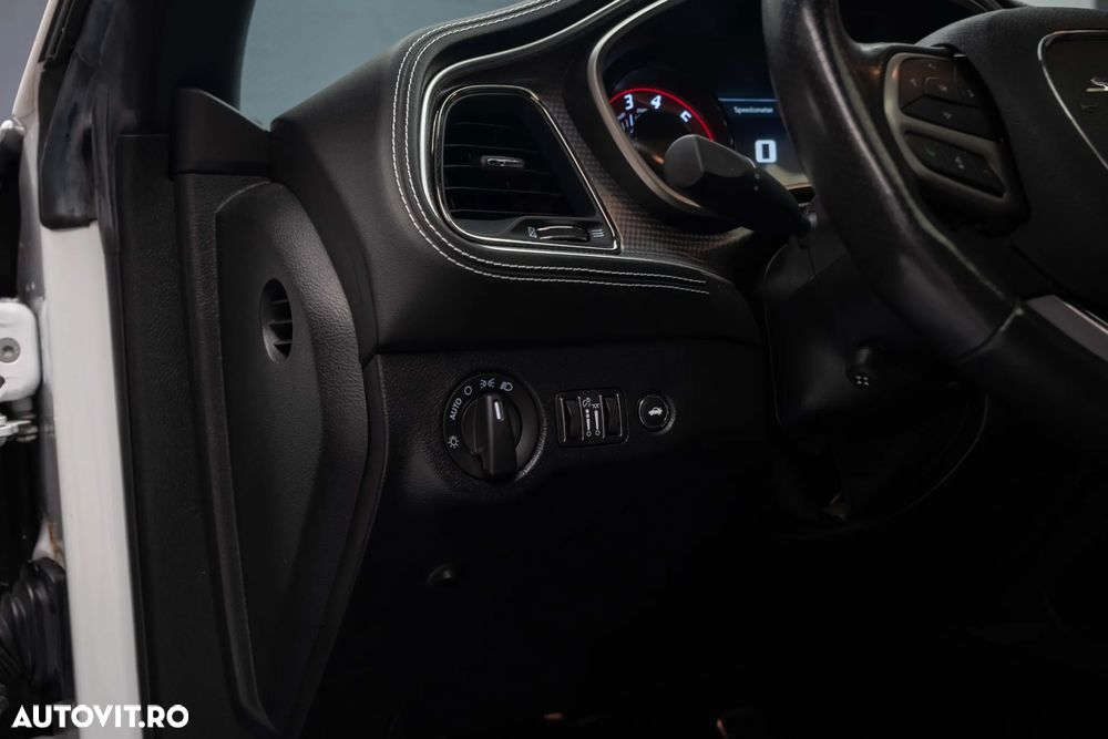 Dodge Challenger Automatik SRT Hellcat - 24