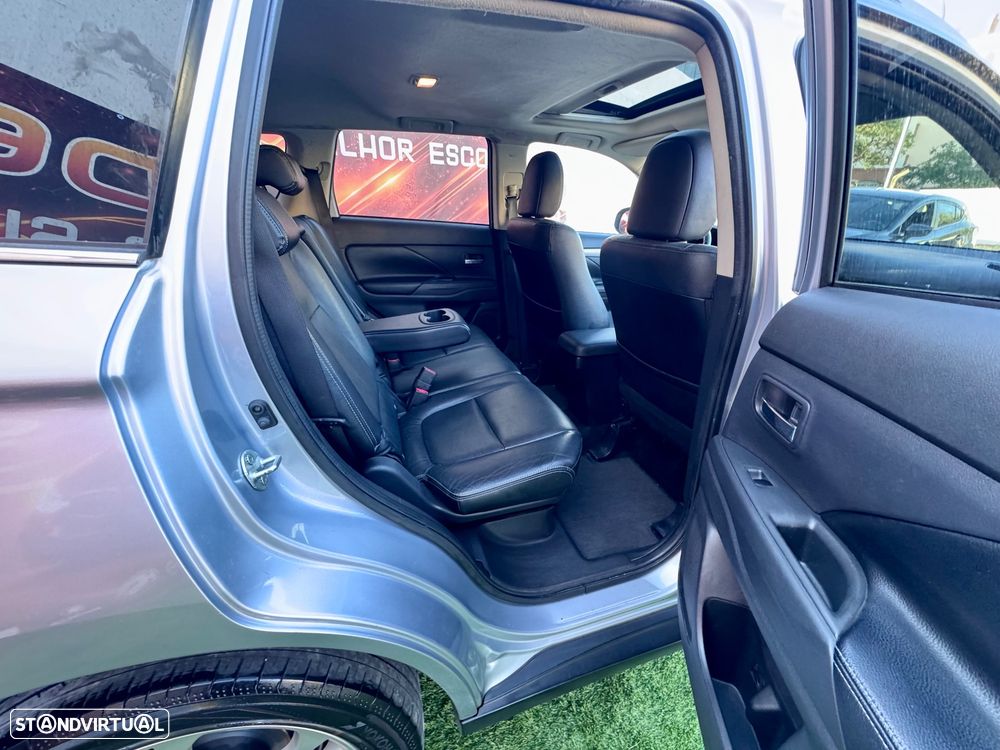 Mitsubishi Outlander 2.2 DI-D Instyle Navi - 13