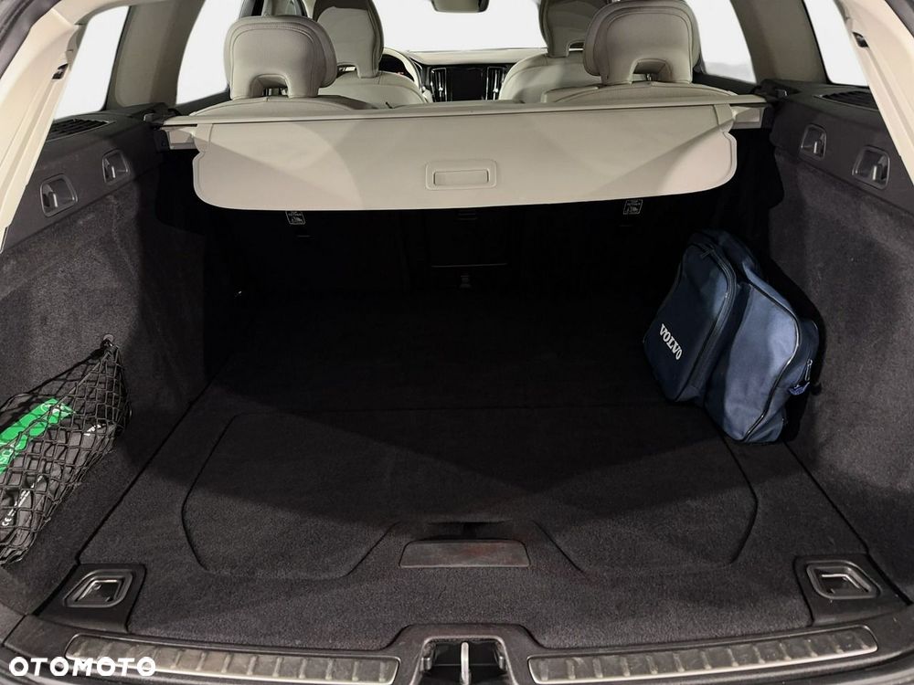 Volvo V60 Cross Country - 17