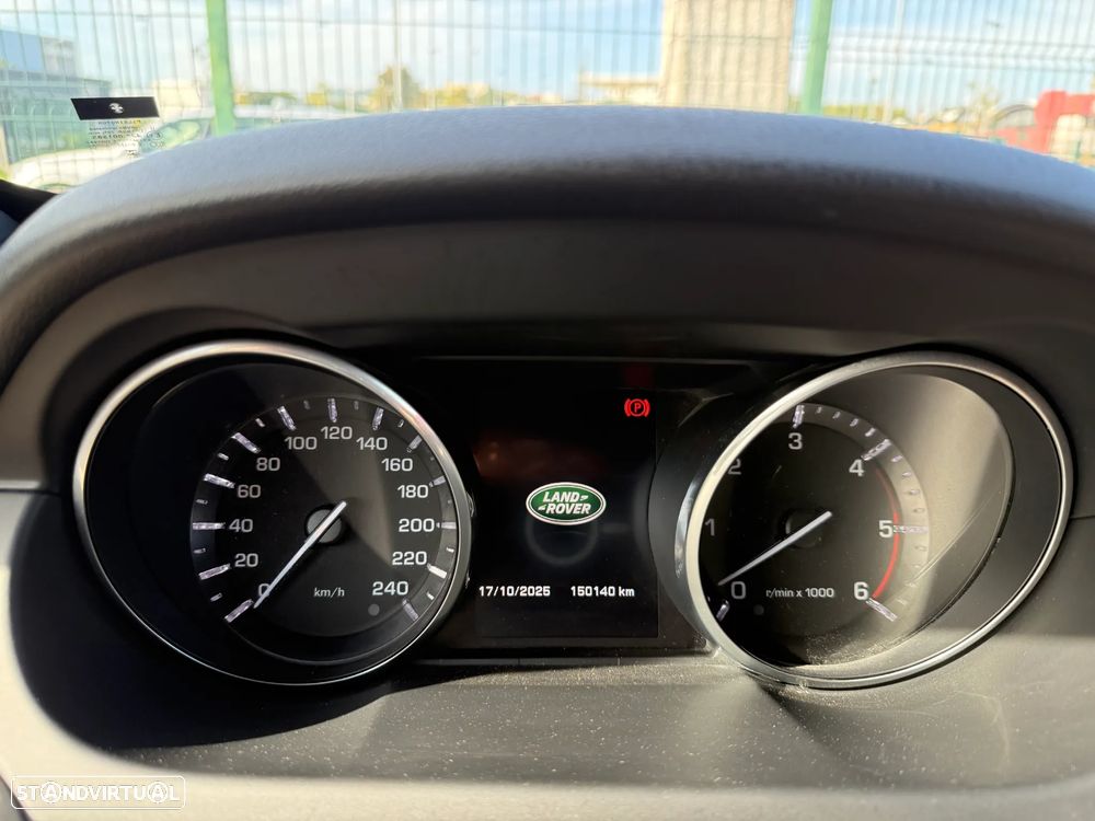 Land Rover Discovery Sport 2.0 TD4 HSE Luxury - 35
