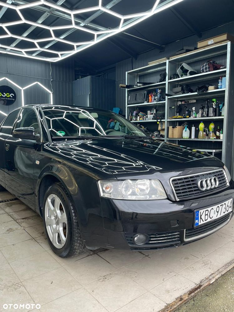 Audi A4 Limousine - 3