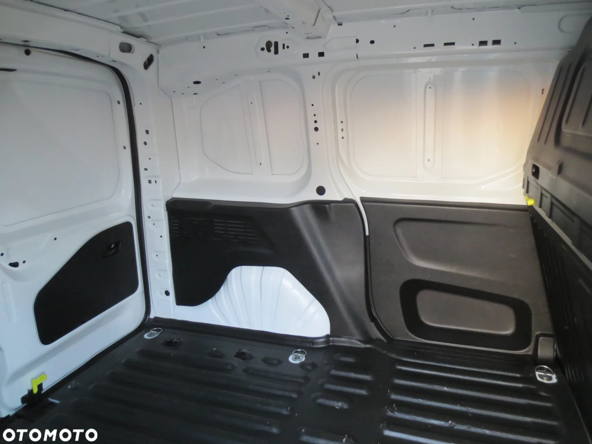 Peugeot PARTNER Niski przebieg 3 OSOBY salon POLSKA - 32