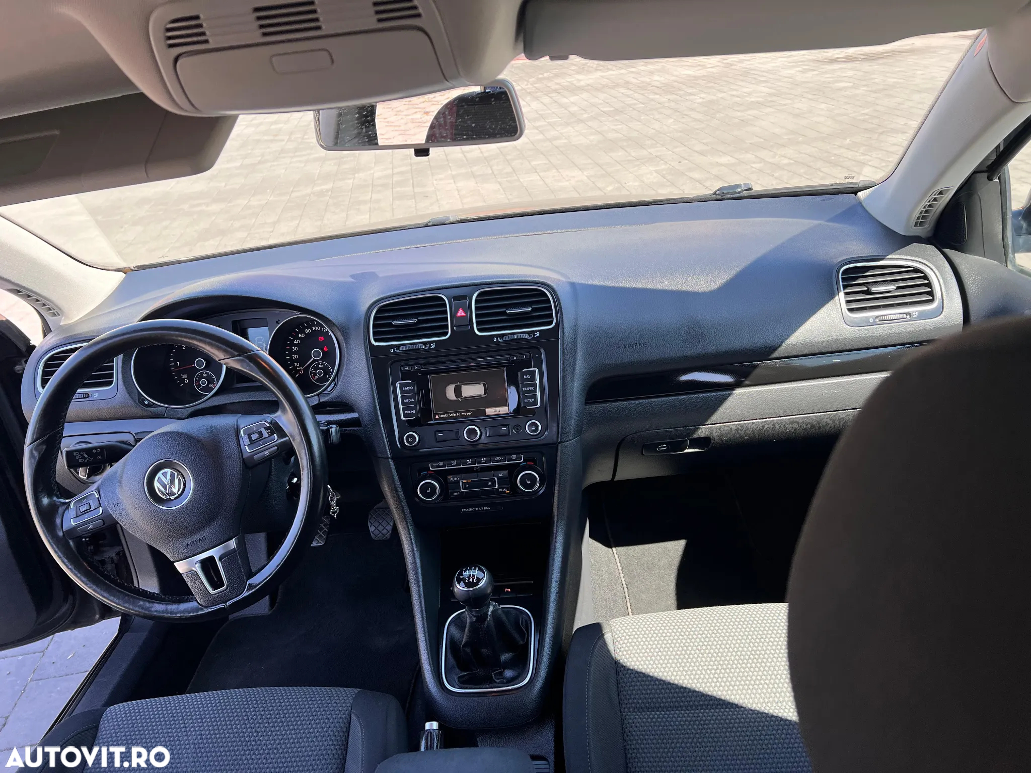 Volkswagen Golf - 6