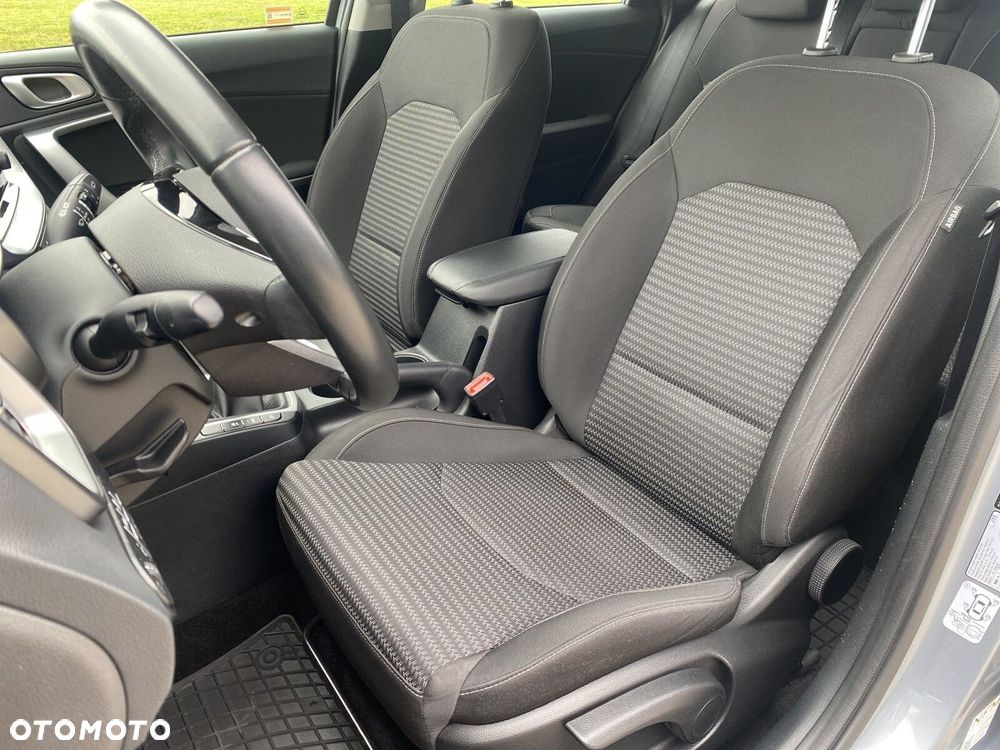 Kia Ceed - 10