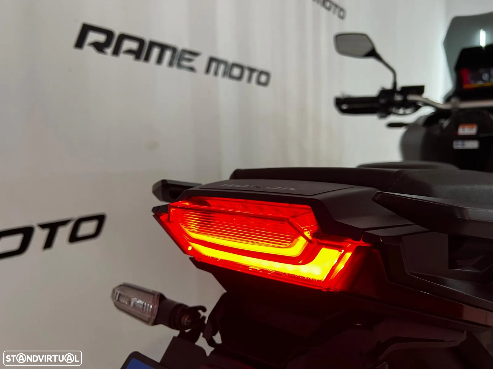Honda X-ADV 750 - 11