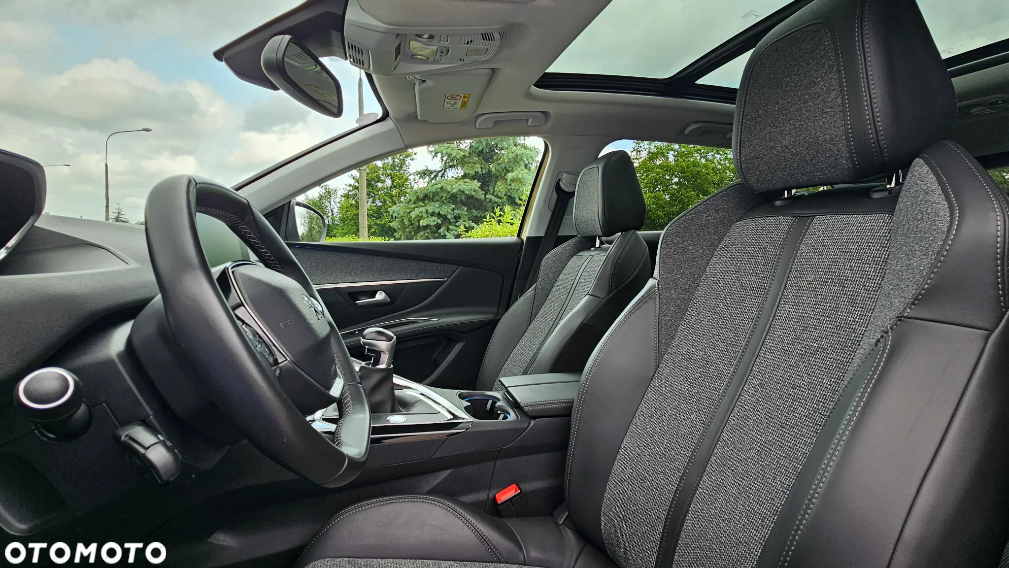 Peugeot 3008 1.2 PureTech Allure S&S - 33