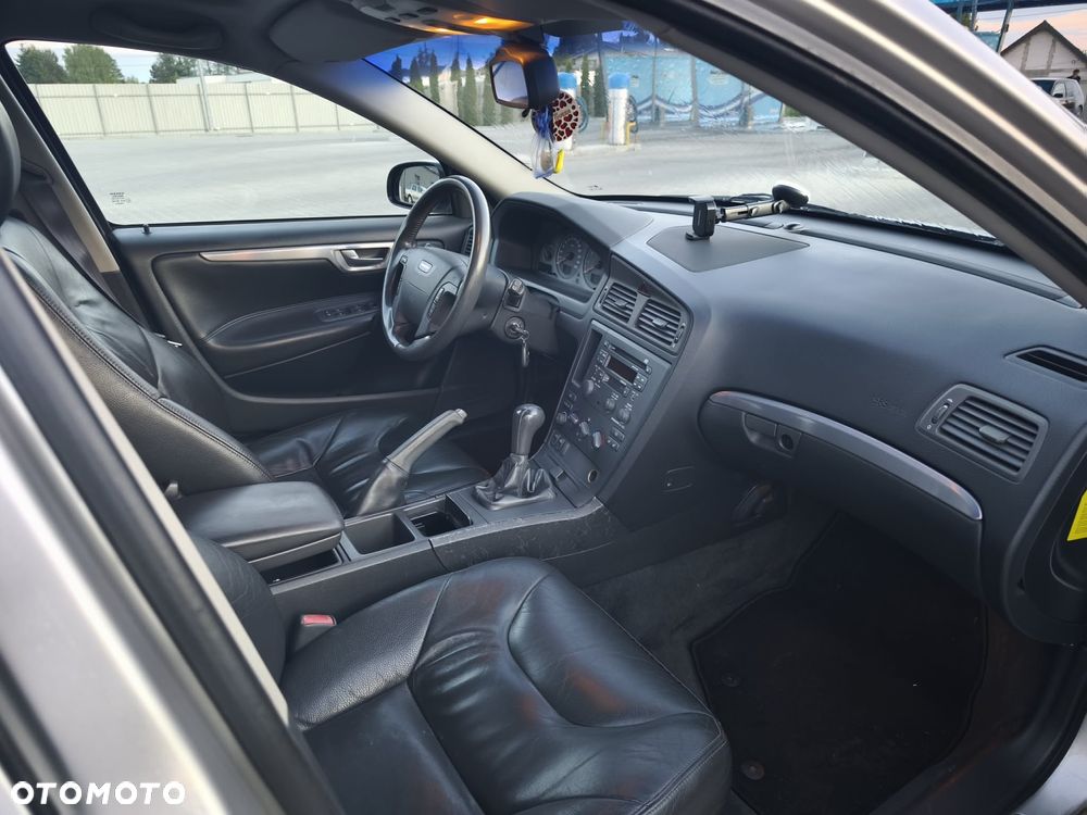 Volvo V70 2.4 - 16