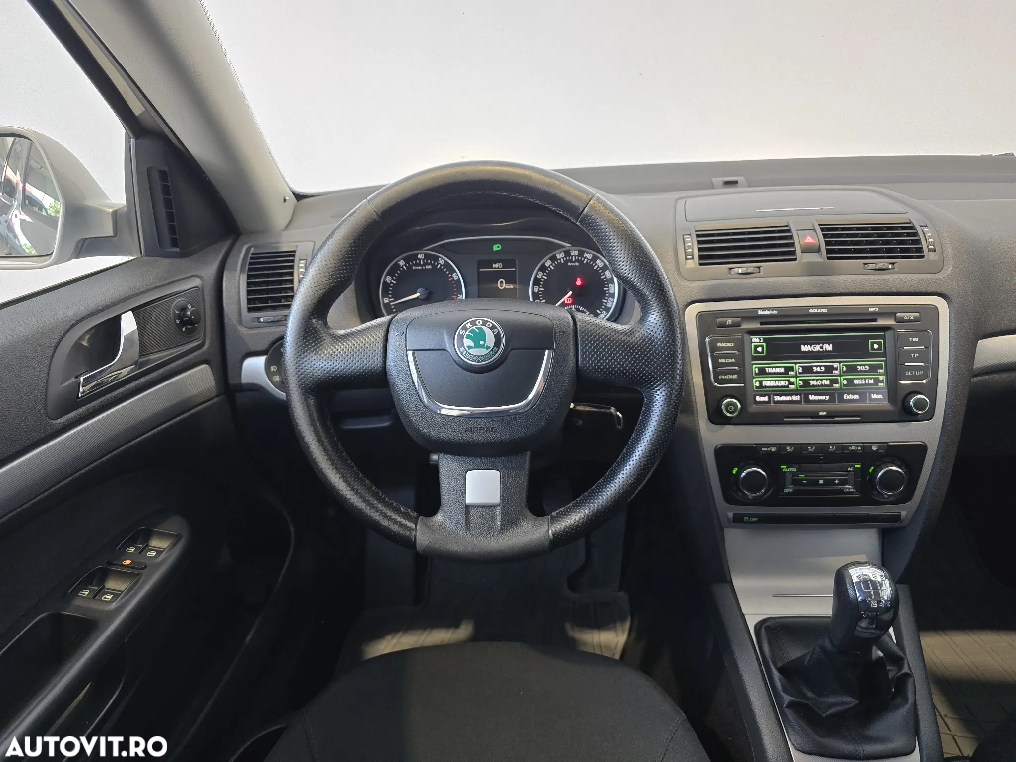 Skoda Octavia 1.4 TSI Bussiness - 5