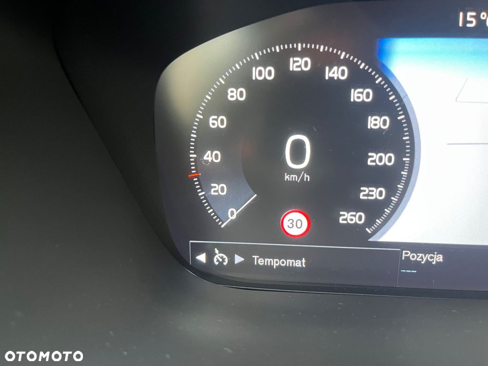 Volvo XC 60 D4 AWD Momentum - 24