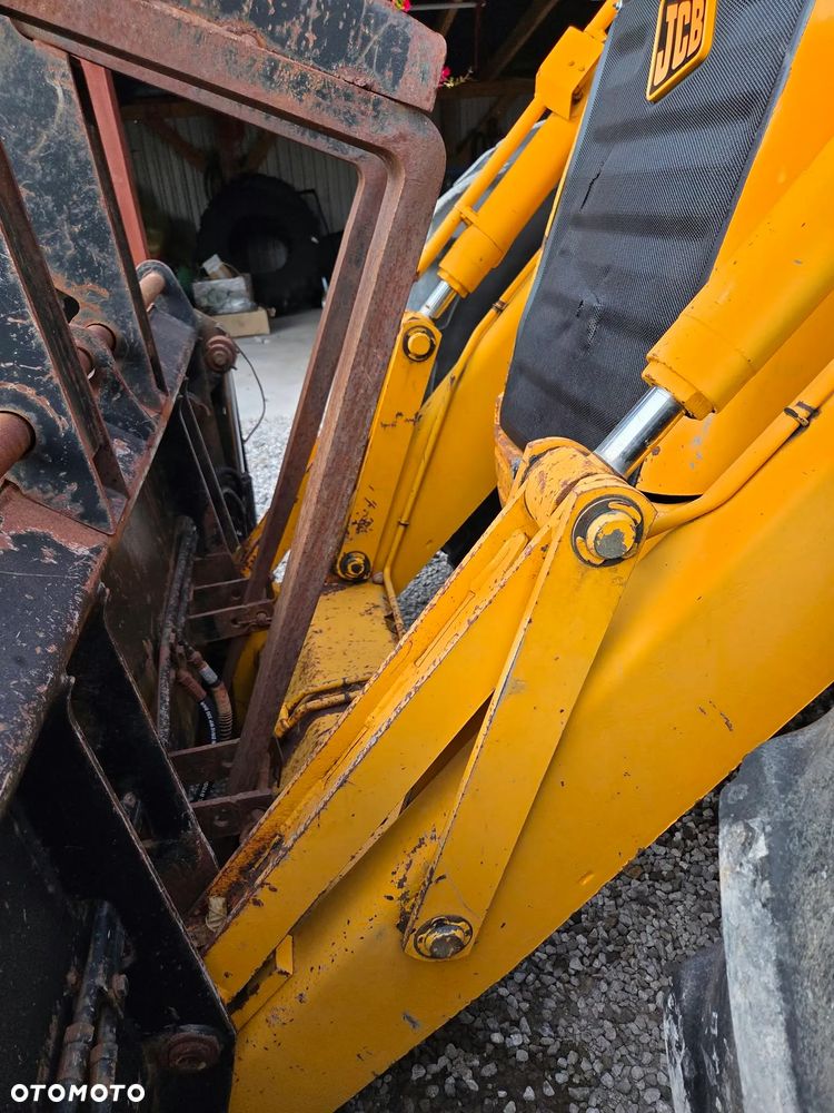 JCB 4CX - 24