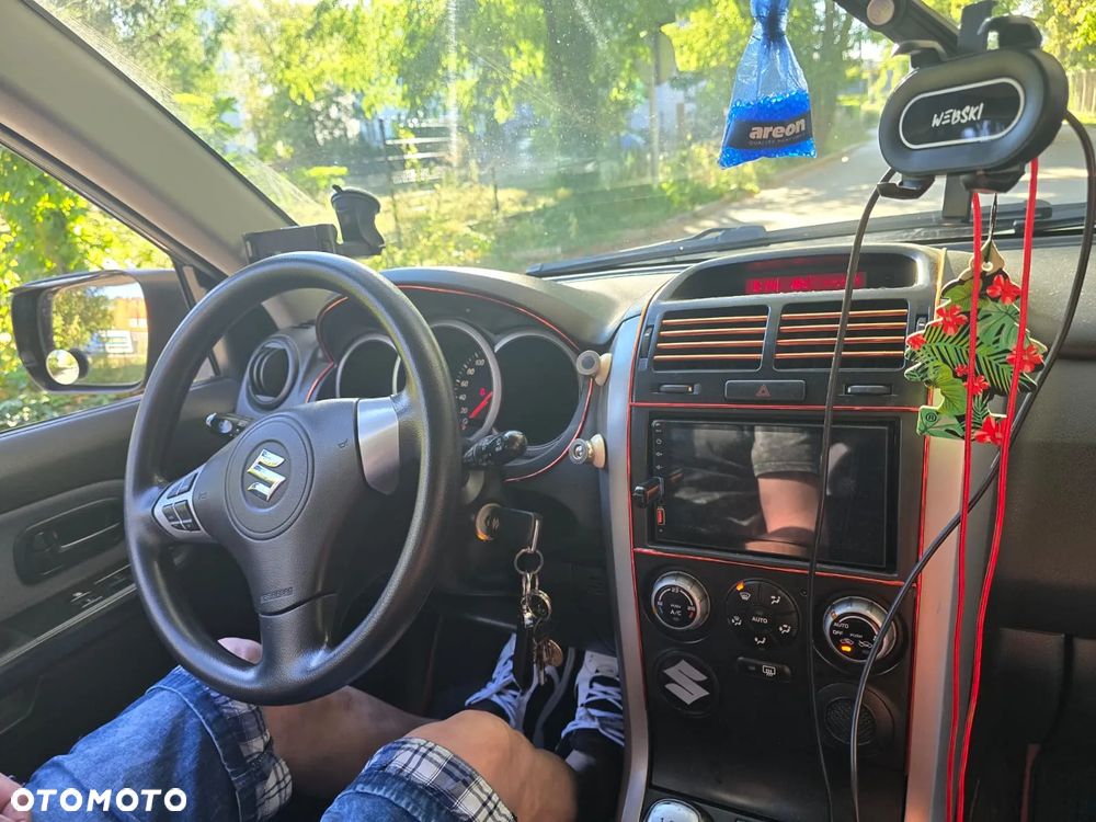 Suzuki Grand Vitara 1.6 - 7