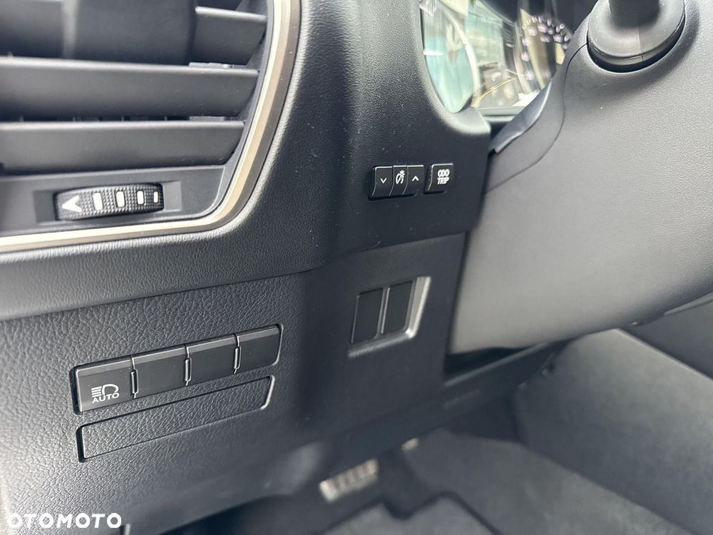 Lexus NX 300h Business Edition AWD - 24