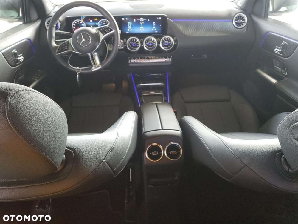 Mercedes-Benz GLA - 4