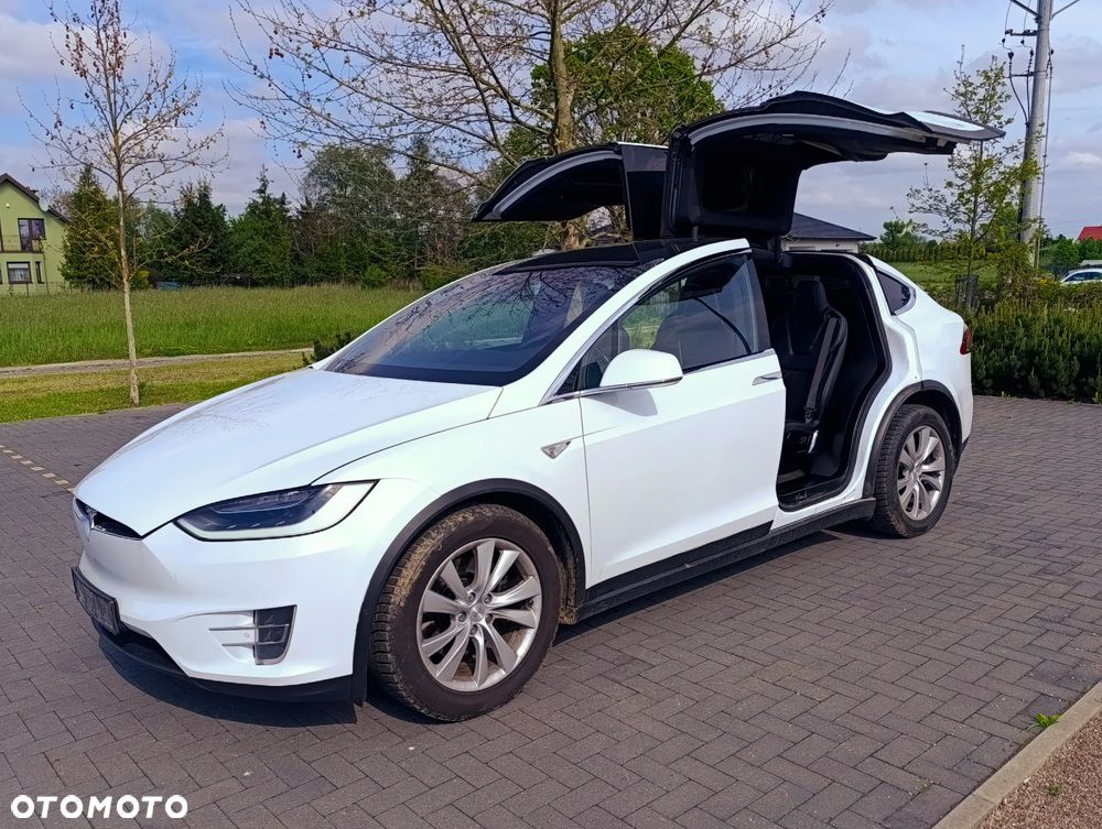 Tesla Model X - 29