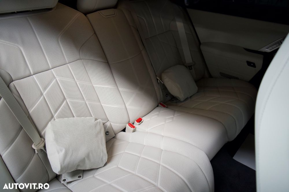 BMW Seria 7 740d xDrive MHEV - 14