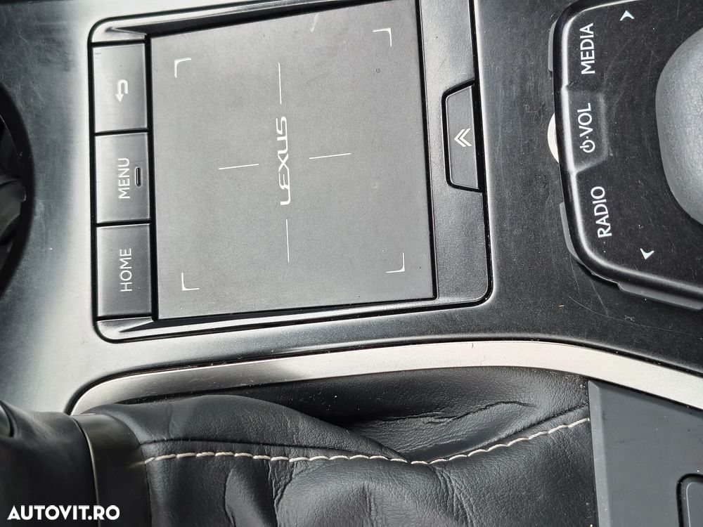 Lexus UX 250h Business Edition - 28