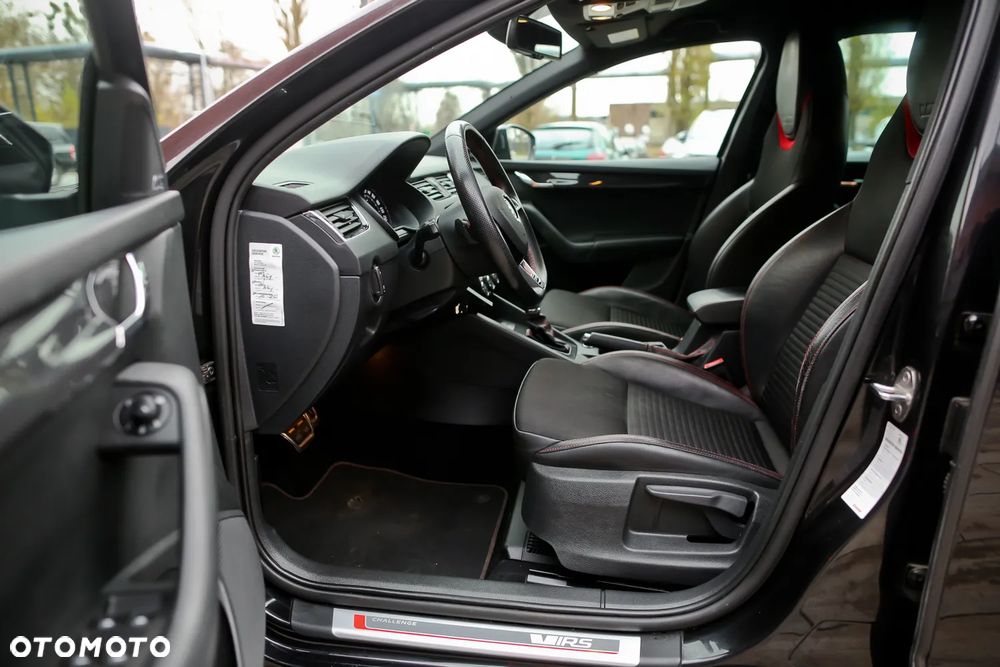 Skoda Octavia 2.0 TDI DSG RS - 19