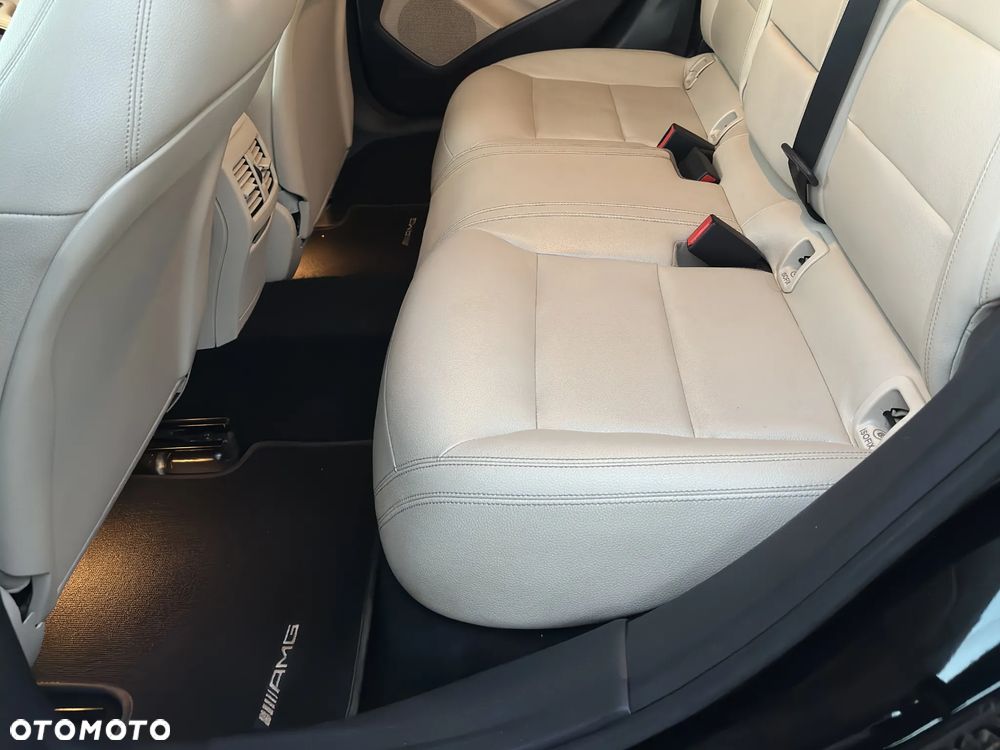 Mercedes-Benz CLA 250 4Matic 7G-DCT AMG Line - 6