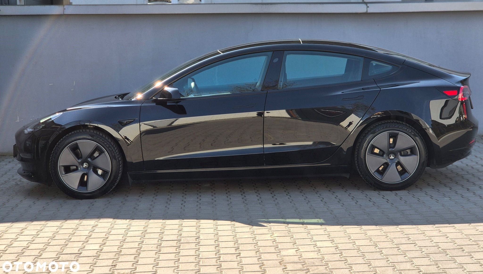 Tesla Model 3 - 4