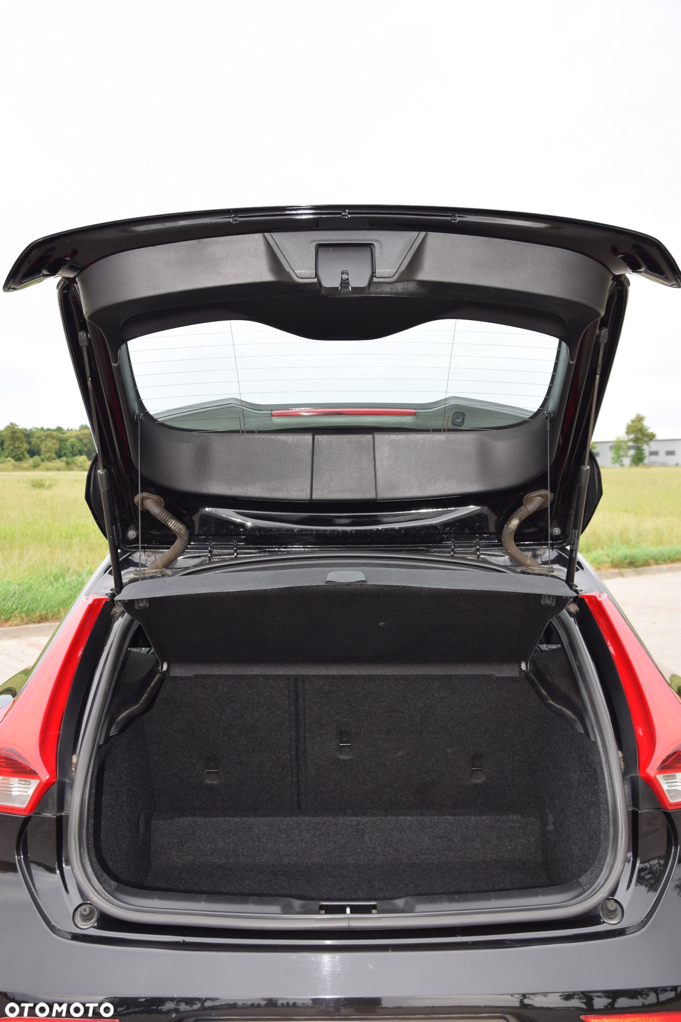 Volvo V40 D3 Drive-E R-Design Kinetic - 16