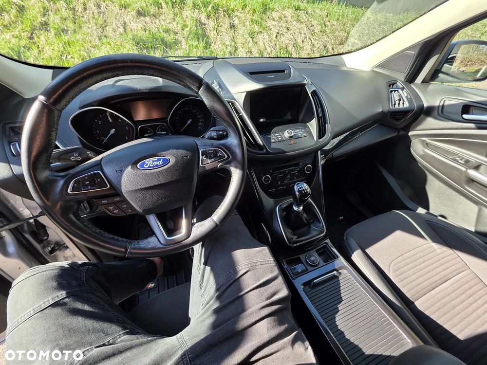 Ford Kuga - 26