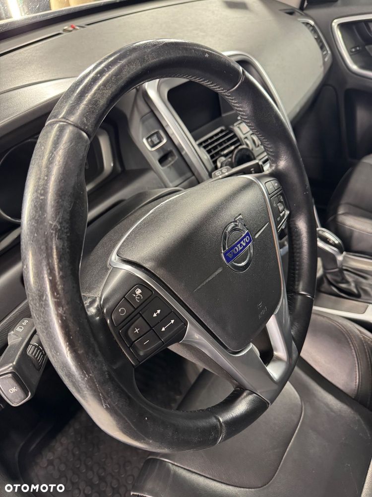 Volvo XC 60 D4 AWD R-Design Kinetic - 24
