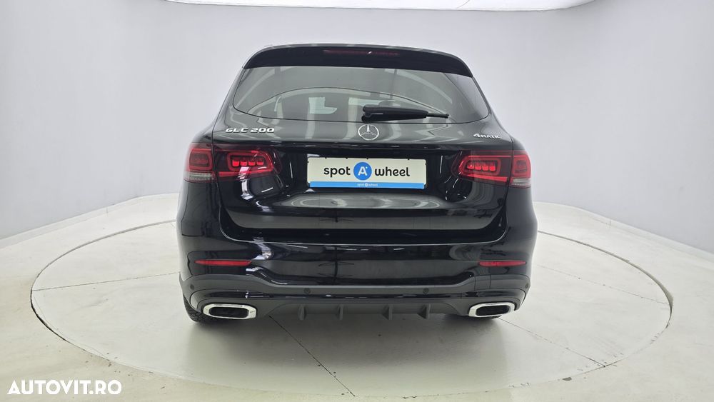 Mercedes-Benz GLC - 9