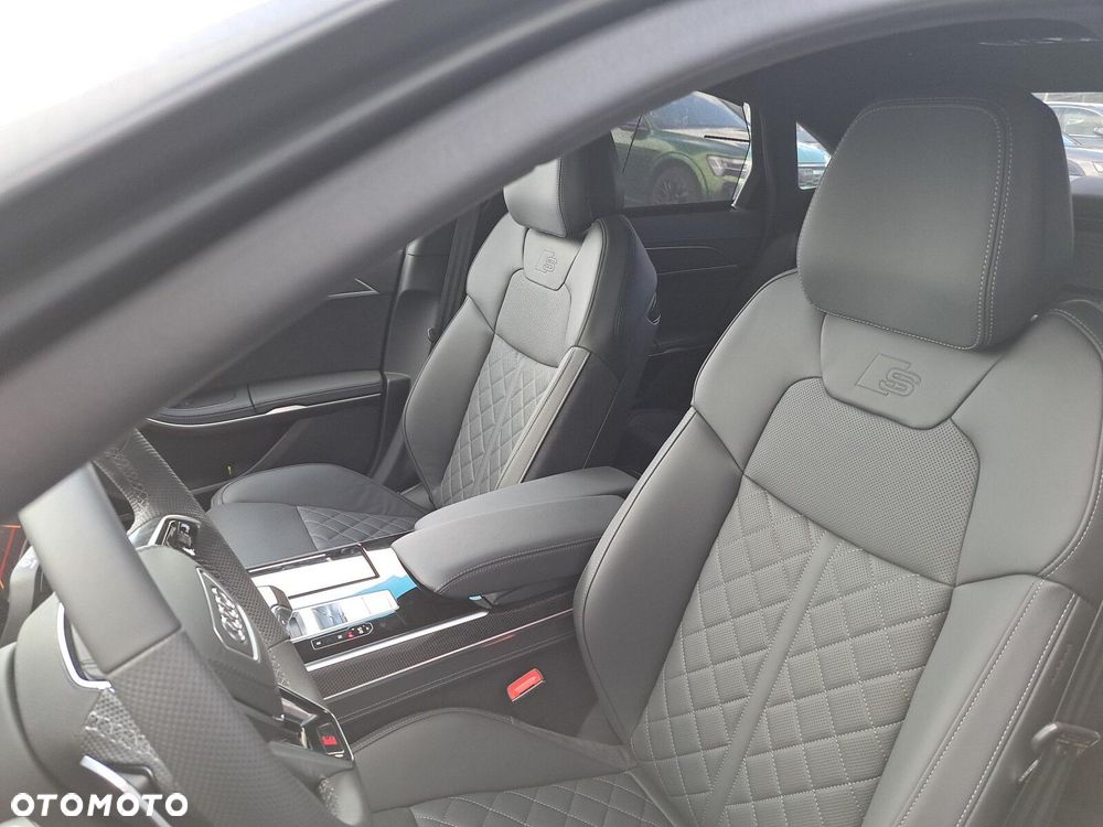 Audi S8 - 11