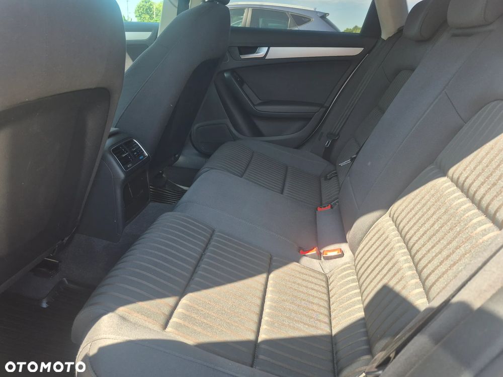 Audi A4 Limousine - 11