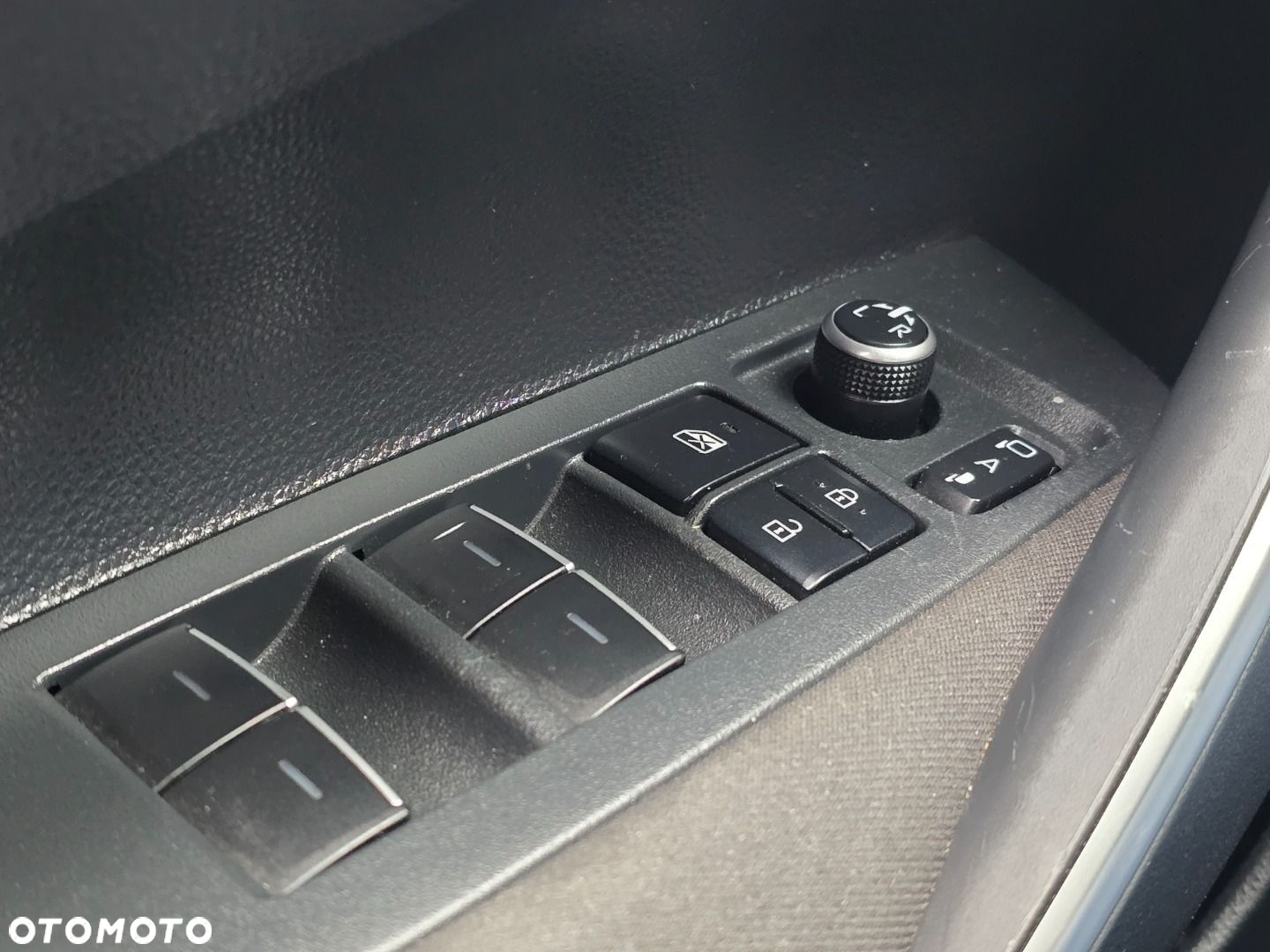 Toyota Corolla - 16