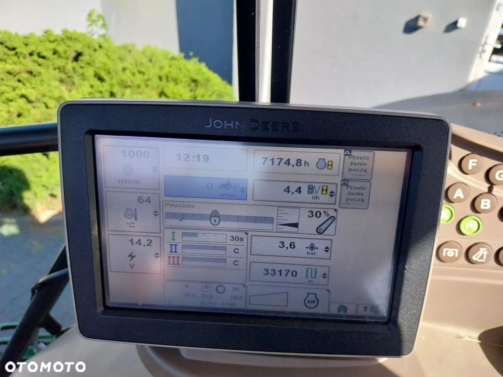 John Deere 6210R - 7