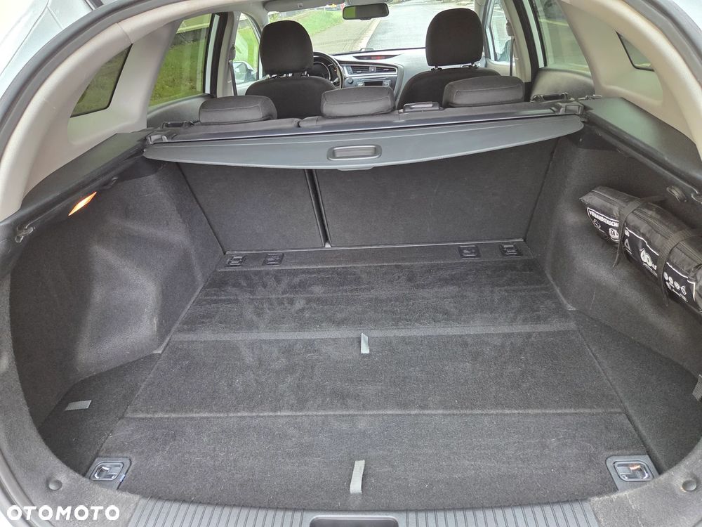 Kia Ceed 1.6 GDI Dream Team Edition - 21