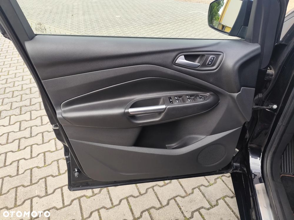 Ford Kuga 1.5 EcoBoost 2x4 ST-Line - 6