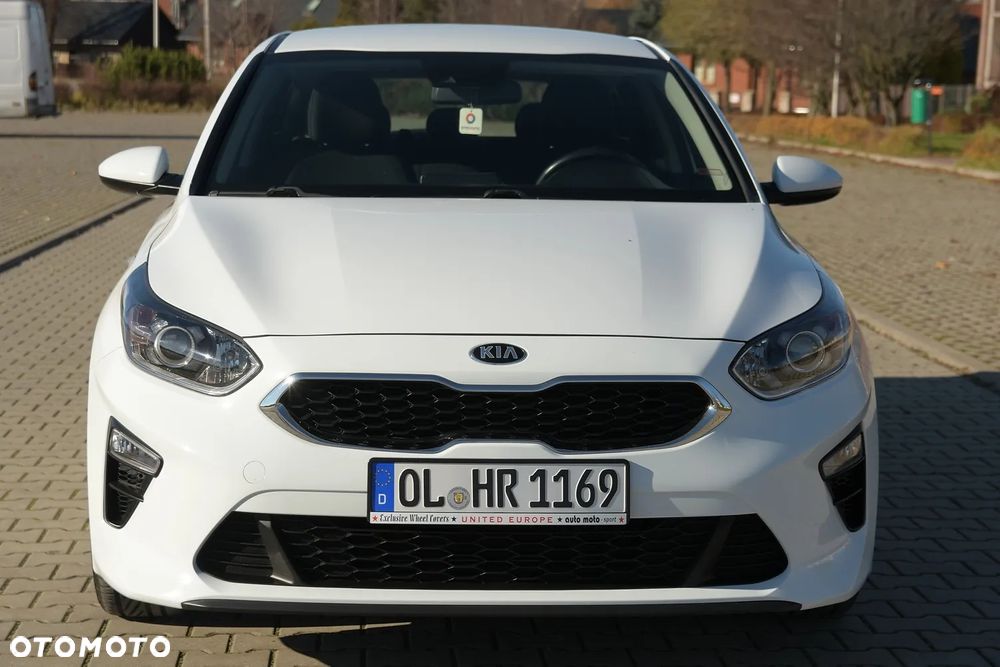 Kia Ceed - 10