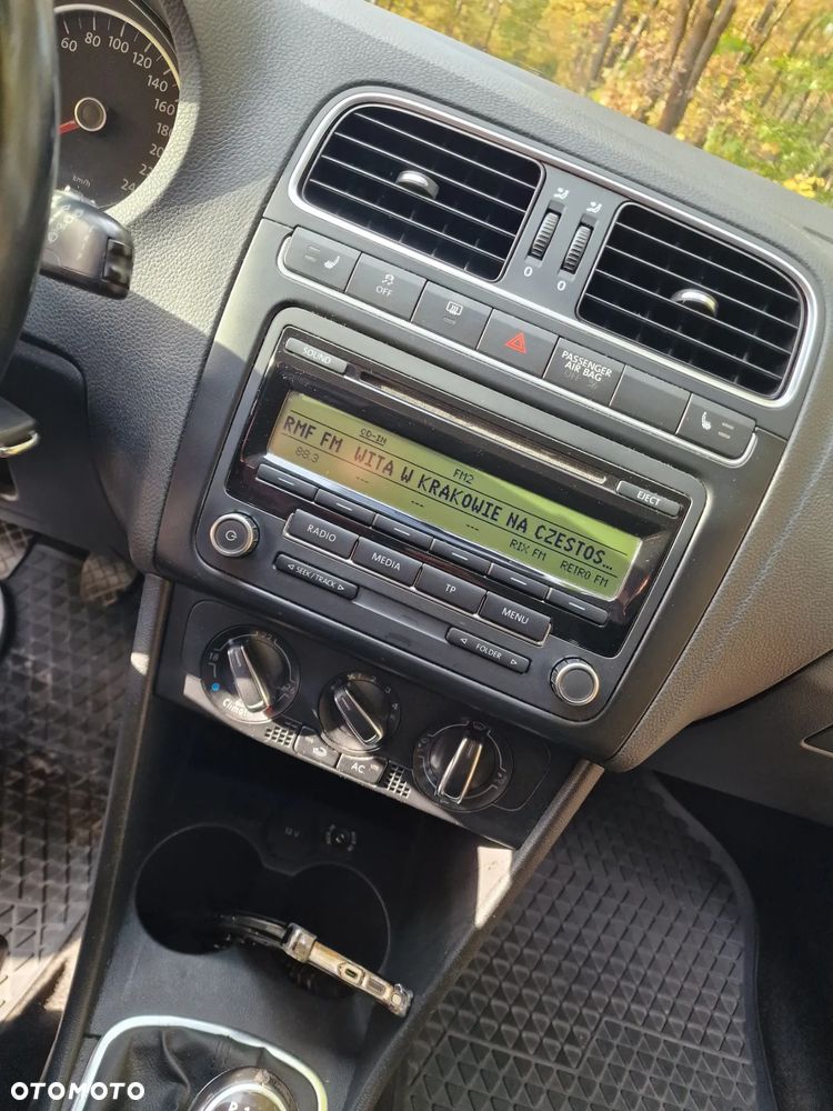 Volkswagen Polo 1.4 16V Comfortline - 18
